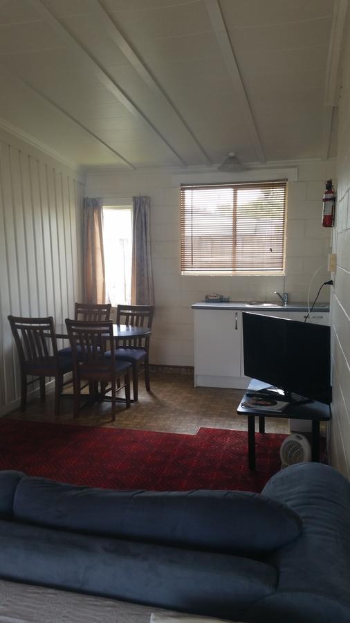 Ranui Motel Опотики Екстериор снимка